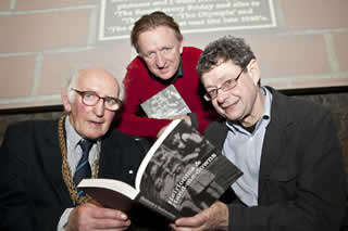 Left to right : Cllr John Gallagher, 
Ray Yeates - Arts Officer, Dublin City Council, 
Ruairi O'Cuiv - Public Arts Officer, Dublin City Council. 