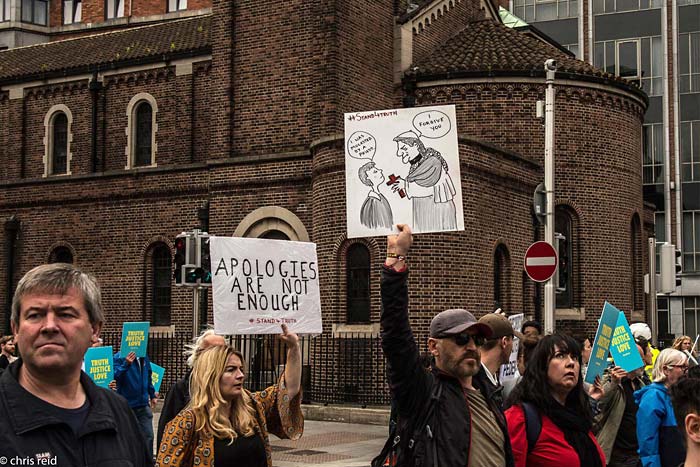 The parade passes the now redundant anglican 'Church of Saint Thomas and Saint George' on
Cathal Brugha Street, Dublin.